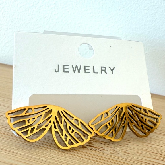 NEW Pair of gold-plated butterfly wing stud earrings Elegant women jewelry New - Picture 9 of 10